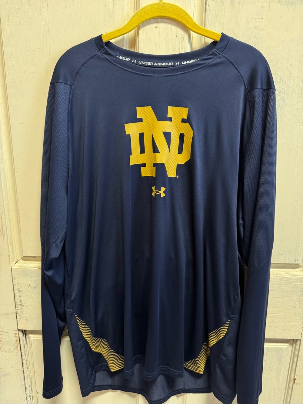 Men’s Under Armour Notre Dame Long-Sleeve Performance Shirt